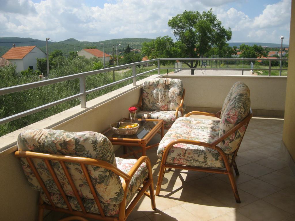 Apartment Promona Drniš Exteriör bild